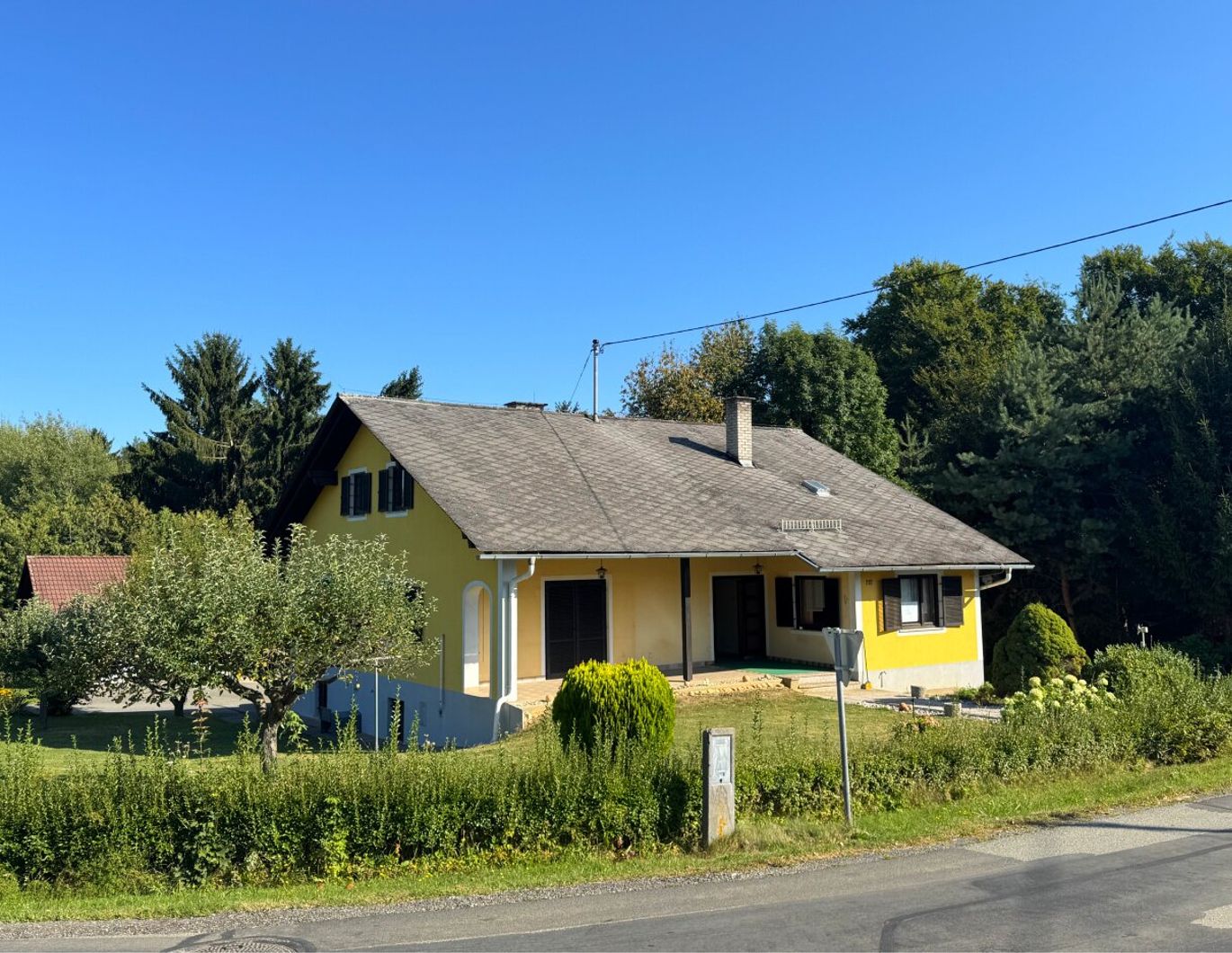 NÄHE HARTBERG - Schönes Einfamilienhaus mit Ausbaupotential, schöner, großer und sonniger Garten!
