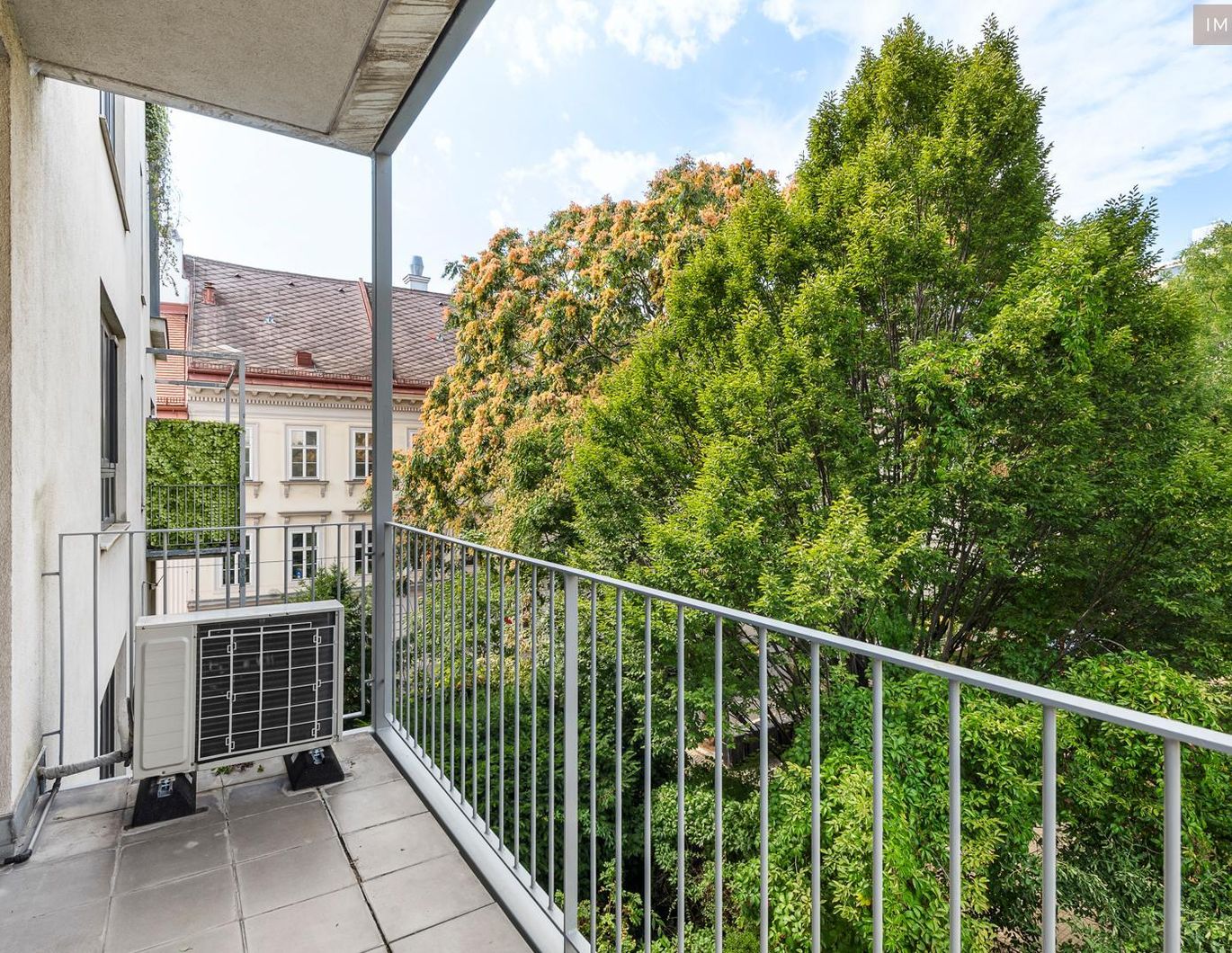Moderne 4-Zimmer-Wohnung mit Grünblick & 2 Balkonen in Top Lage im 7. Bezirk!