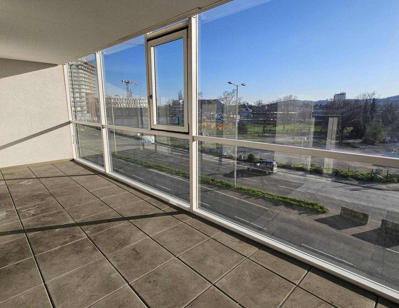 schöne, unbefristete Wohnung mit Küche!