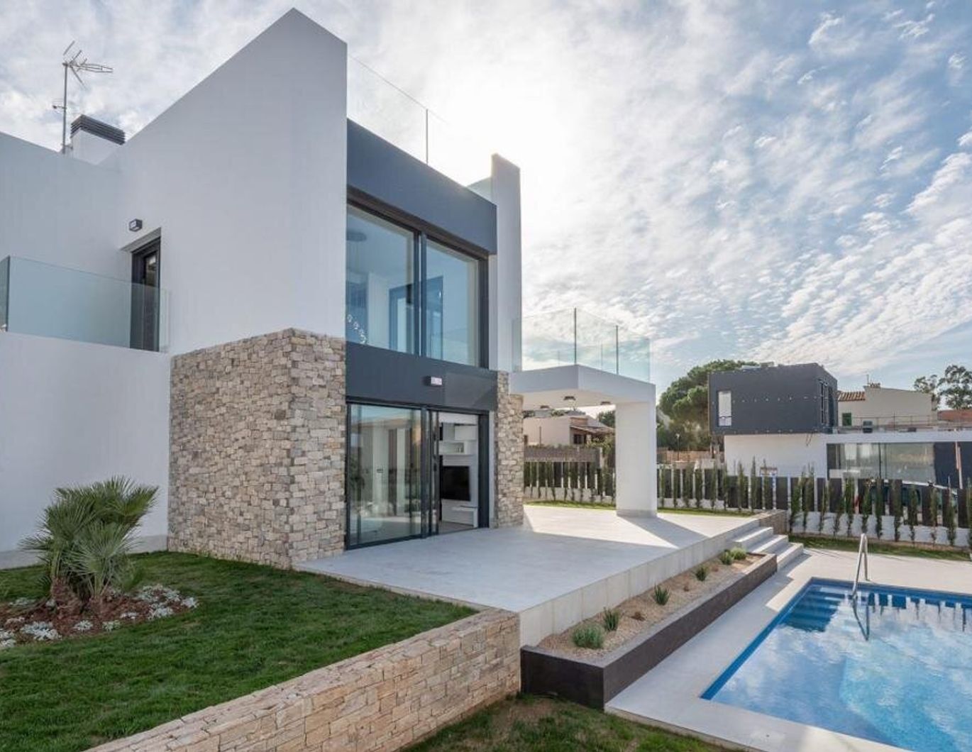 Moderne Neubau Villa mit eigenem Pool in Colonia Sant Pere