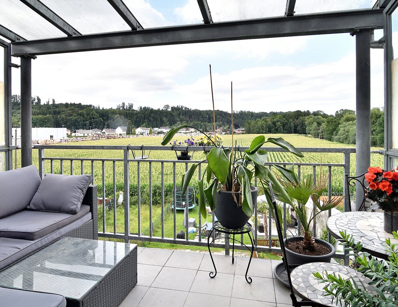 ++ Barrierefrei ++ 4 Zimmer, TOP Grundriss mit Loggia ins Grüne!