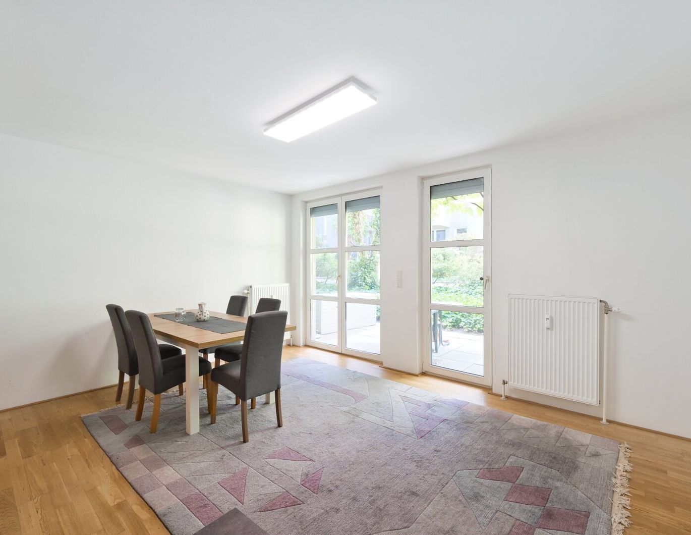 Renovierte 2,5-Zimmer-Wohnung mit Terrasse & Gartenidylle - ruhig wohnen, zentral leben