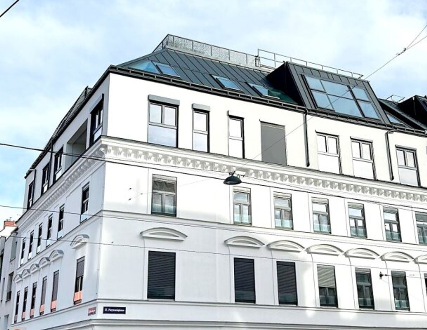 Neuer Preis! Erstbezug! Kleine Terrasse im Hof + Geschmackvoll sanierte Altbauwohnung + Tolle Raumaufteilung + Rundum saniertes Gebäude! Jetzt zugreifen!