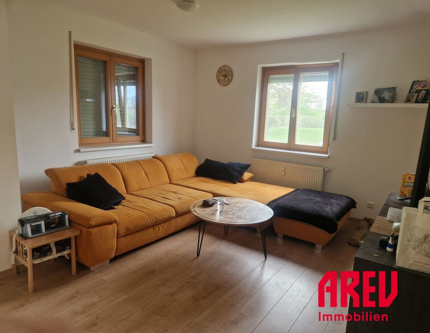 attraktive 4-Zimmer-Wohnung mit Loggia und PKW-Stellplatz im Freien