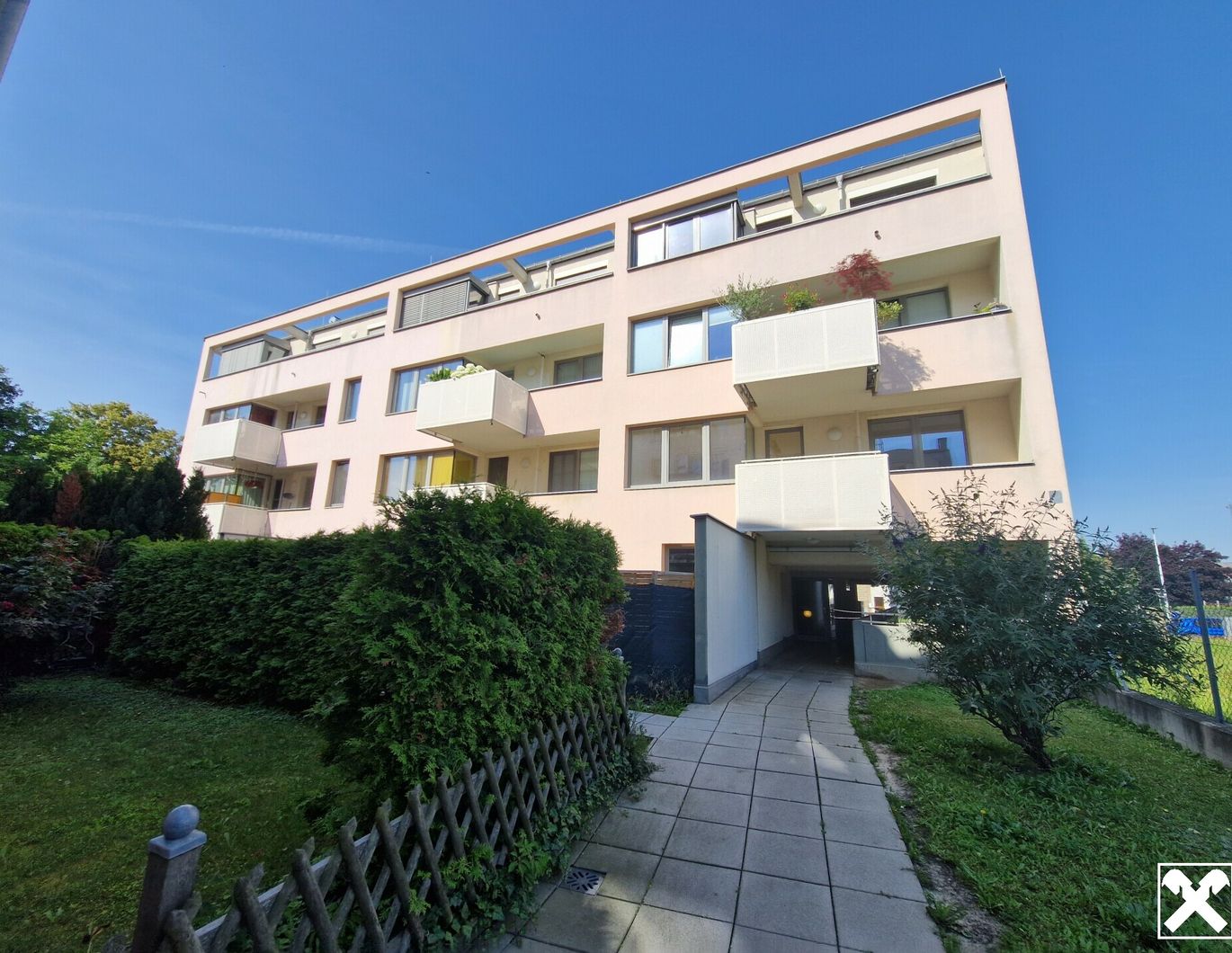 PROVISIONSFREIE, TRAUMHAFTE, SEHR GEPFLEGTE 3-ZIMMER-TERRASSENWOHNUNG IN TOPLAGE IM ZENTRUM