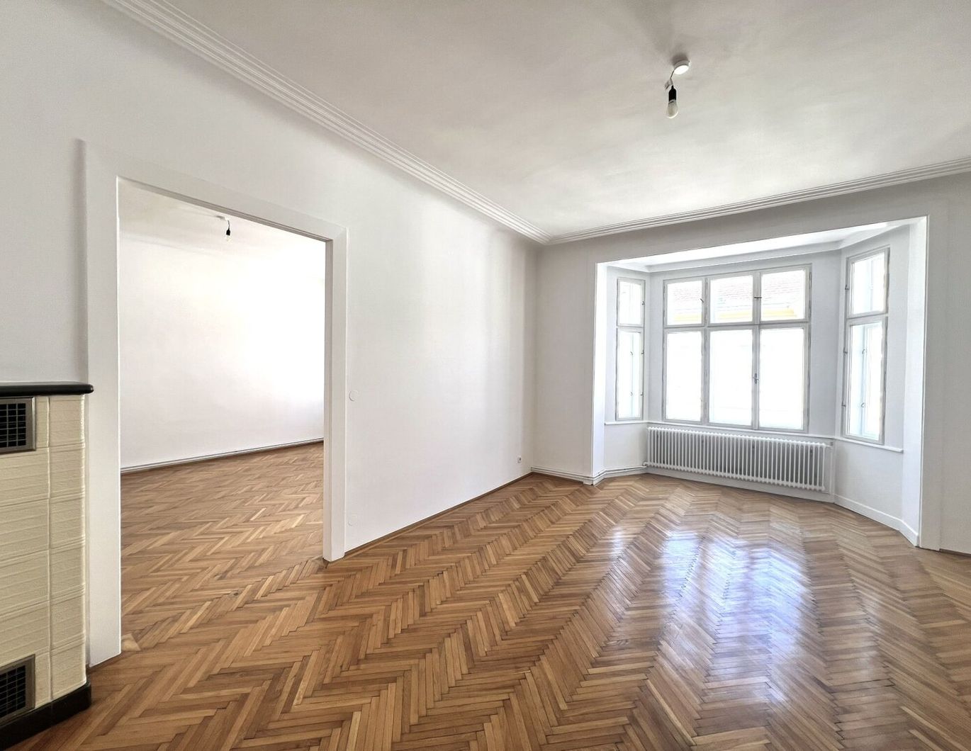 Fasanviertel - Ruhige, helle 5-Zimmmer-Altbauwohnung in gefragter Lage - WG geeignet - befristet (!)