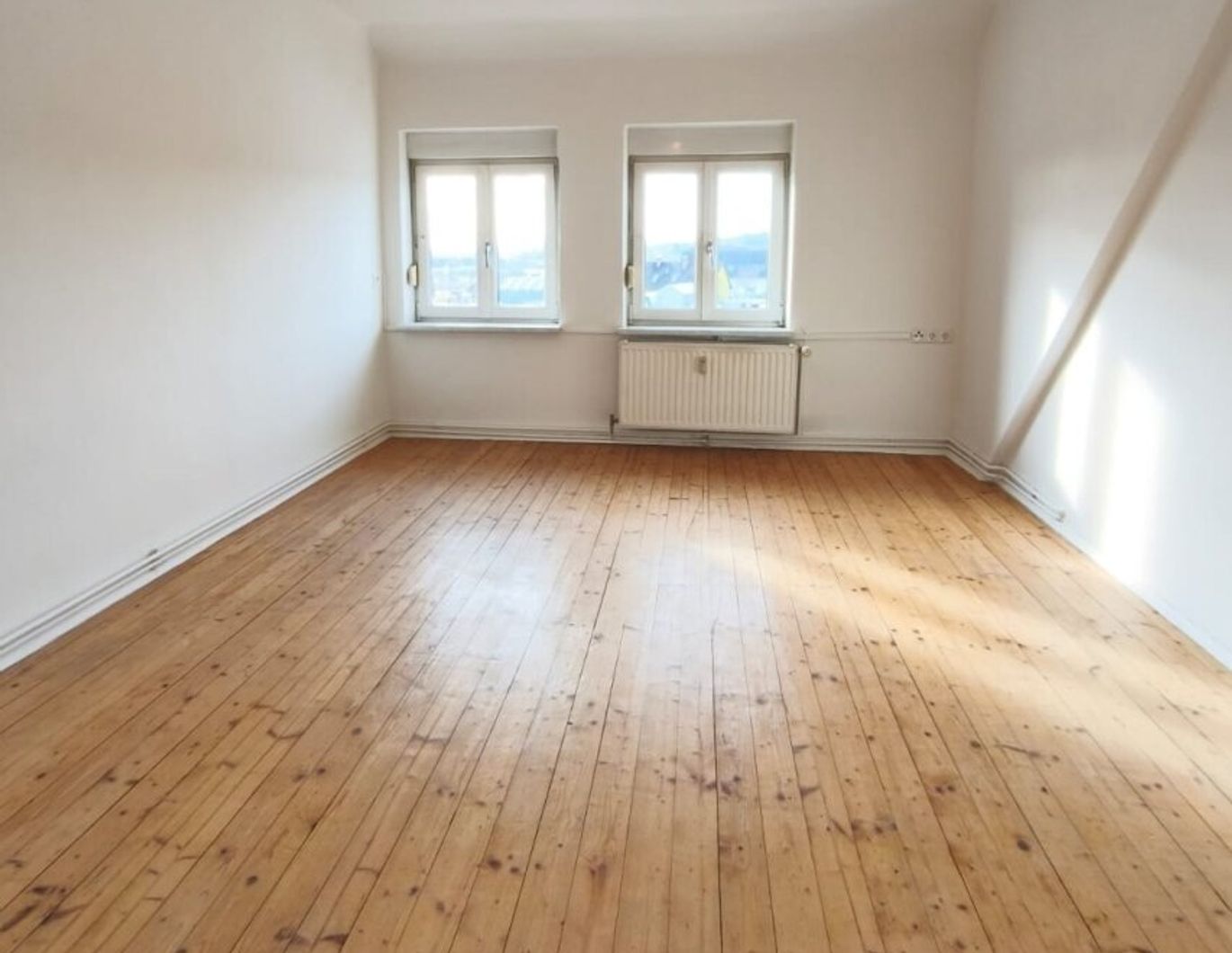 Helle 2-Zimmer Wohnung mit Parkplatz in Seiersberg-Pirka!