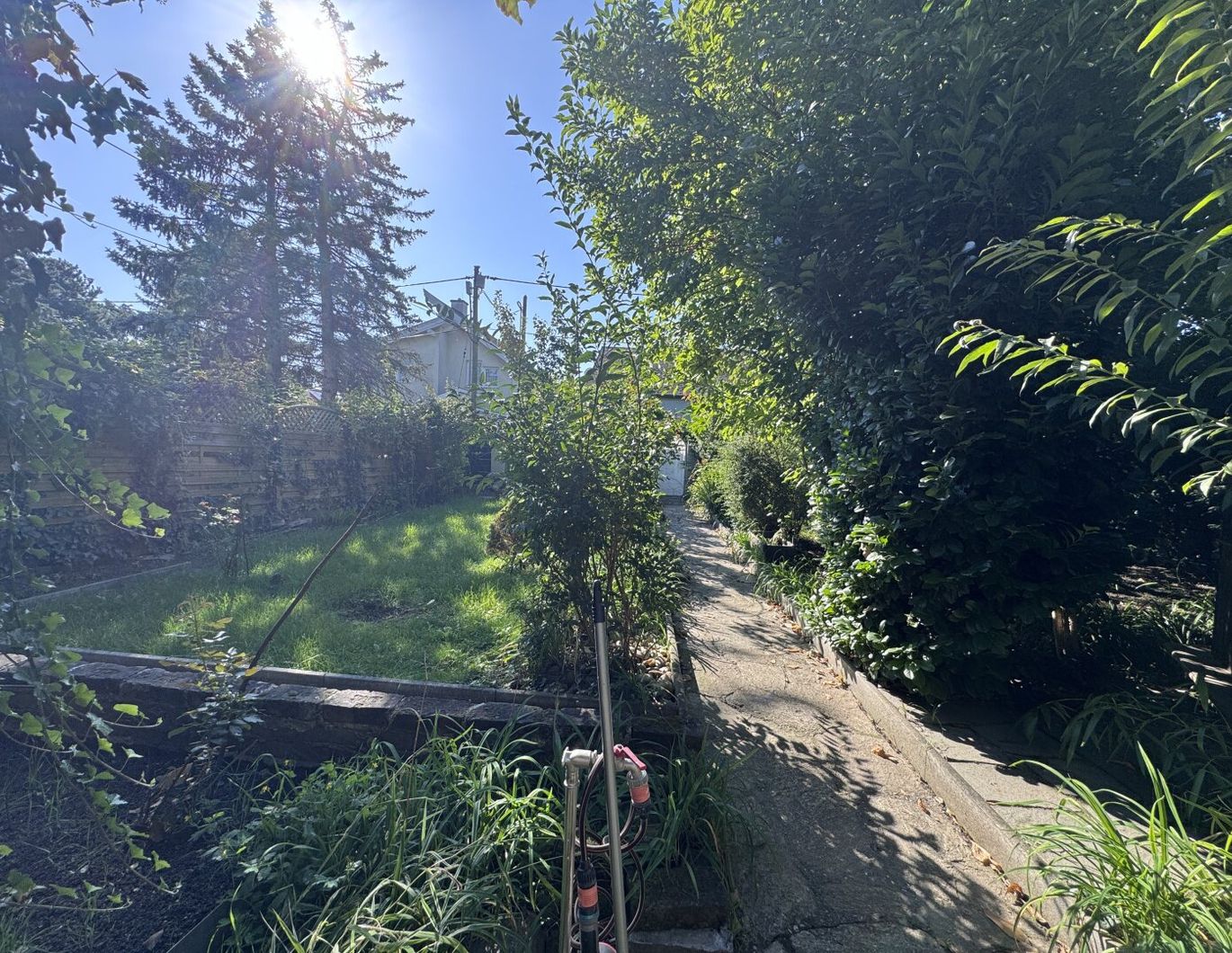 IHR RÜCKZUGSORT AN DER ALTEN DONAU - CHARMANTES HAUS AUF EIGENGRUND