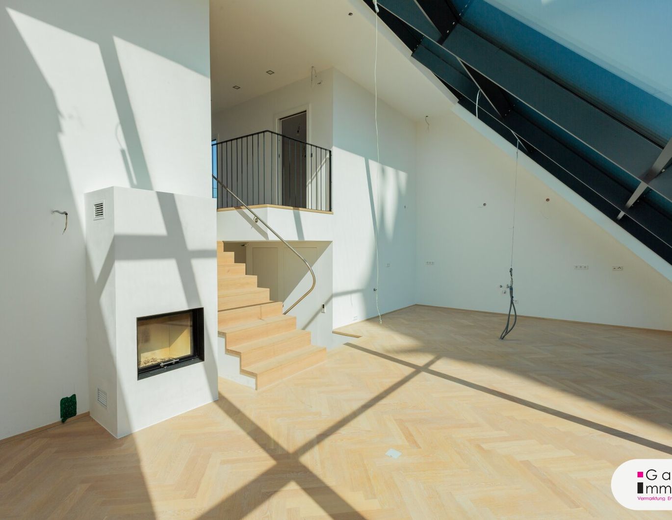 Spektakulärer Blick - Erstbezugsmaisonette im Stilaltbau - große Terrasse - Garage im Haus