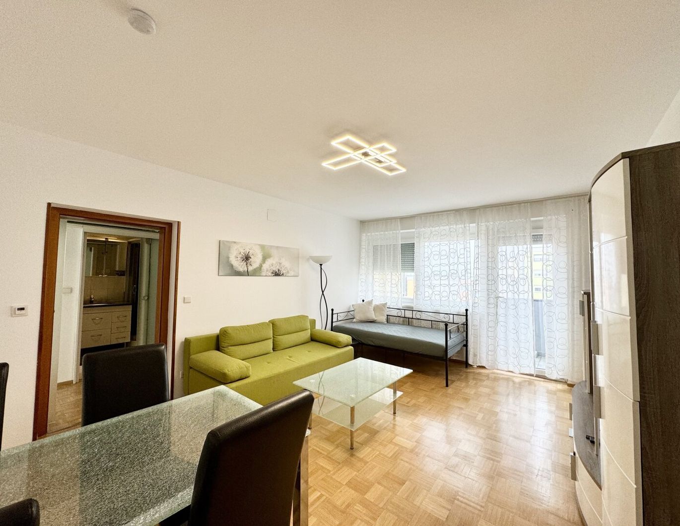 Preiswerte 3-Zimmer Wohnung mit Westbalkon und Stellplatz in wunderschöner Lage!