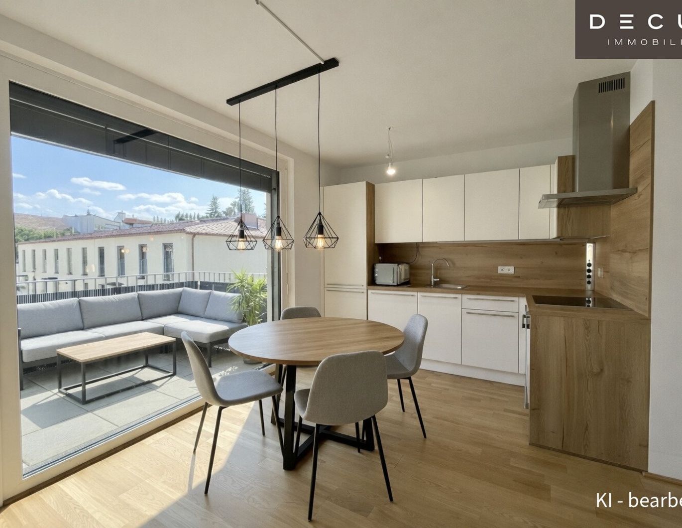 | 2 ZIMMER WOHNUNG | MIT BALKON | GARAGENSTELLPLATZ MIT E-LADESTATION | NATURNAHE LAGE | RUHIGE ANLAGE | NEUBAU |