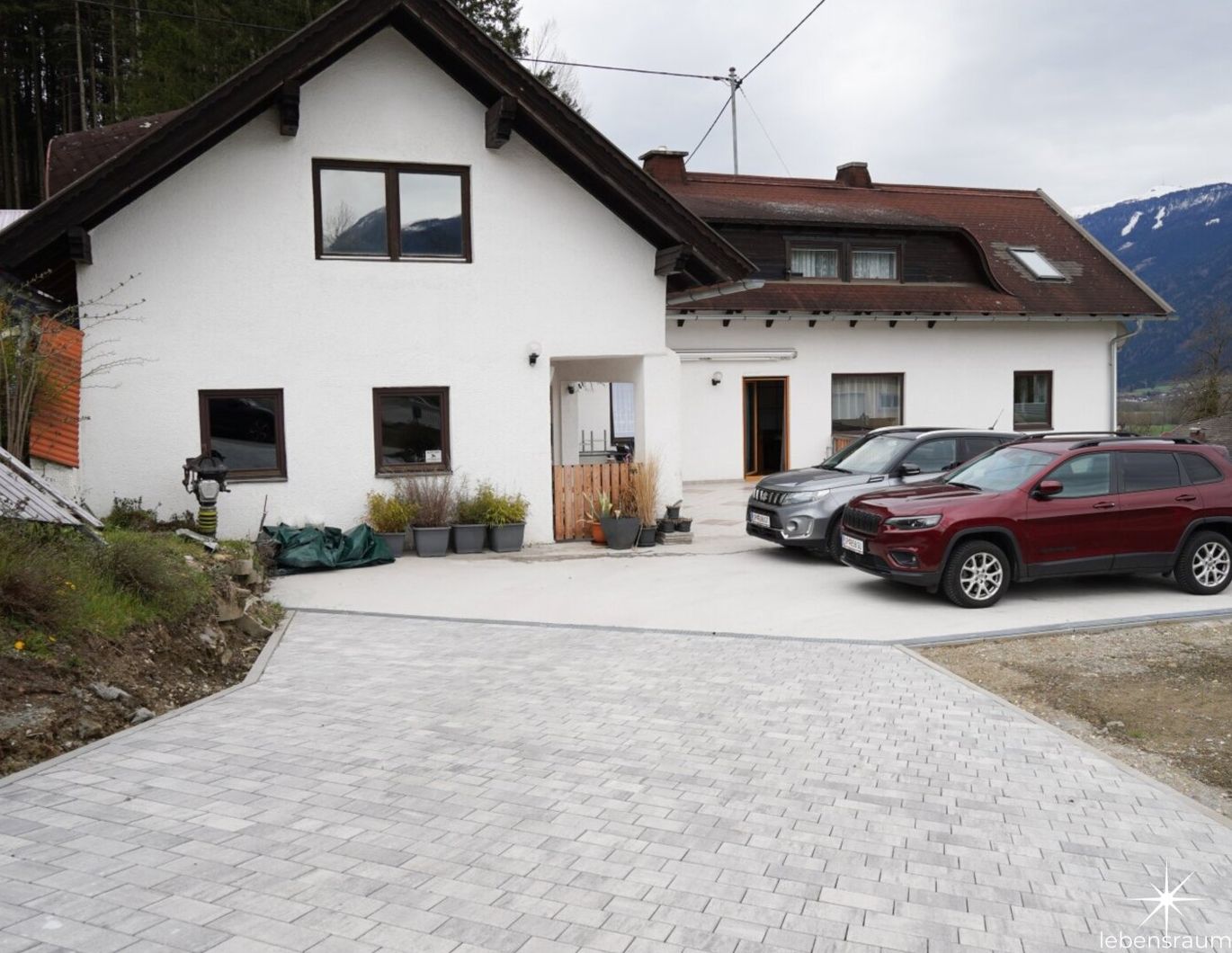Ein Haus, viele Möglichkeiten - Großzügiges Mehrparteienhaus in idyllischer Lage in Pusarnitz.