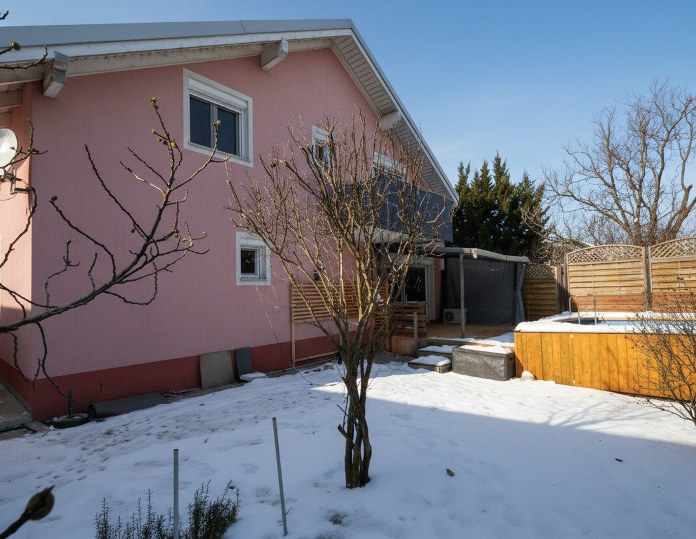 CHRISTOPH CHROMECEK IMMOBILIEN - Brunn am Gebirge - Top Doppelhaushälfte mit kleinem Garten und Pool!
