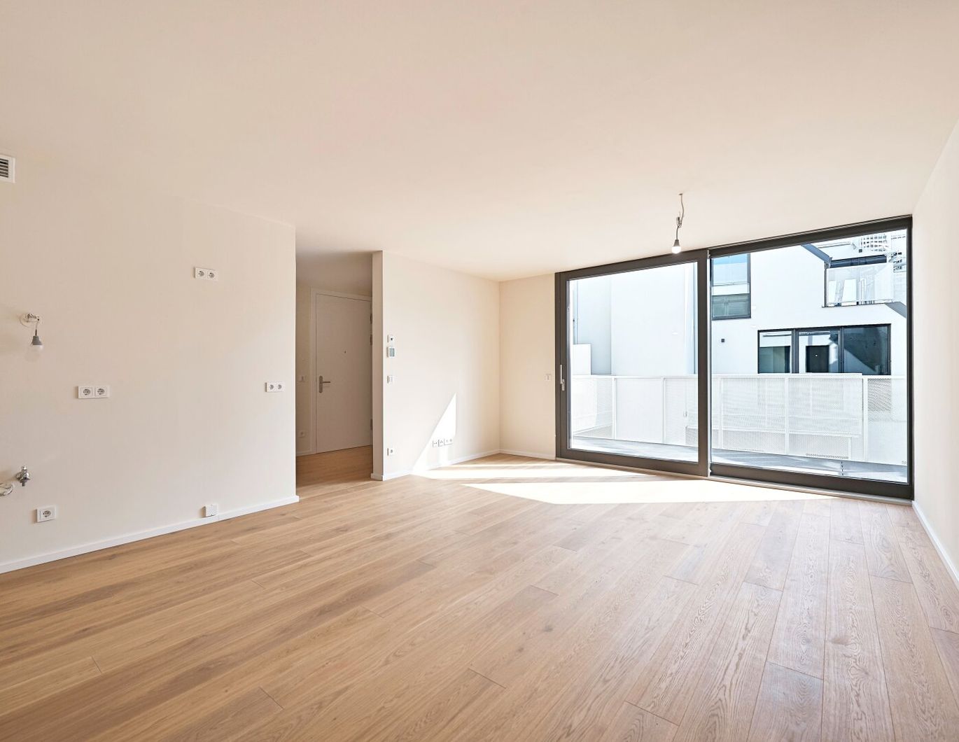 Dachgeschosstraum mit exklusiver Ausstattung | 2-Zimmer mit großem Balkon | ESSENZ NO. 1 - Die neue Avantgarde des Wohnens