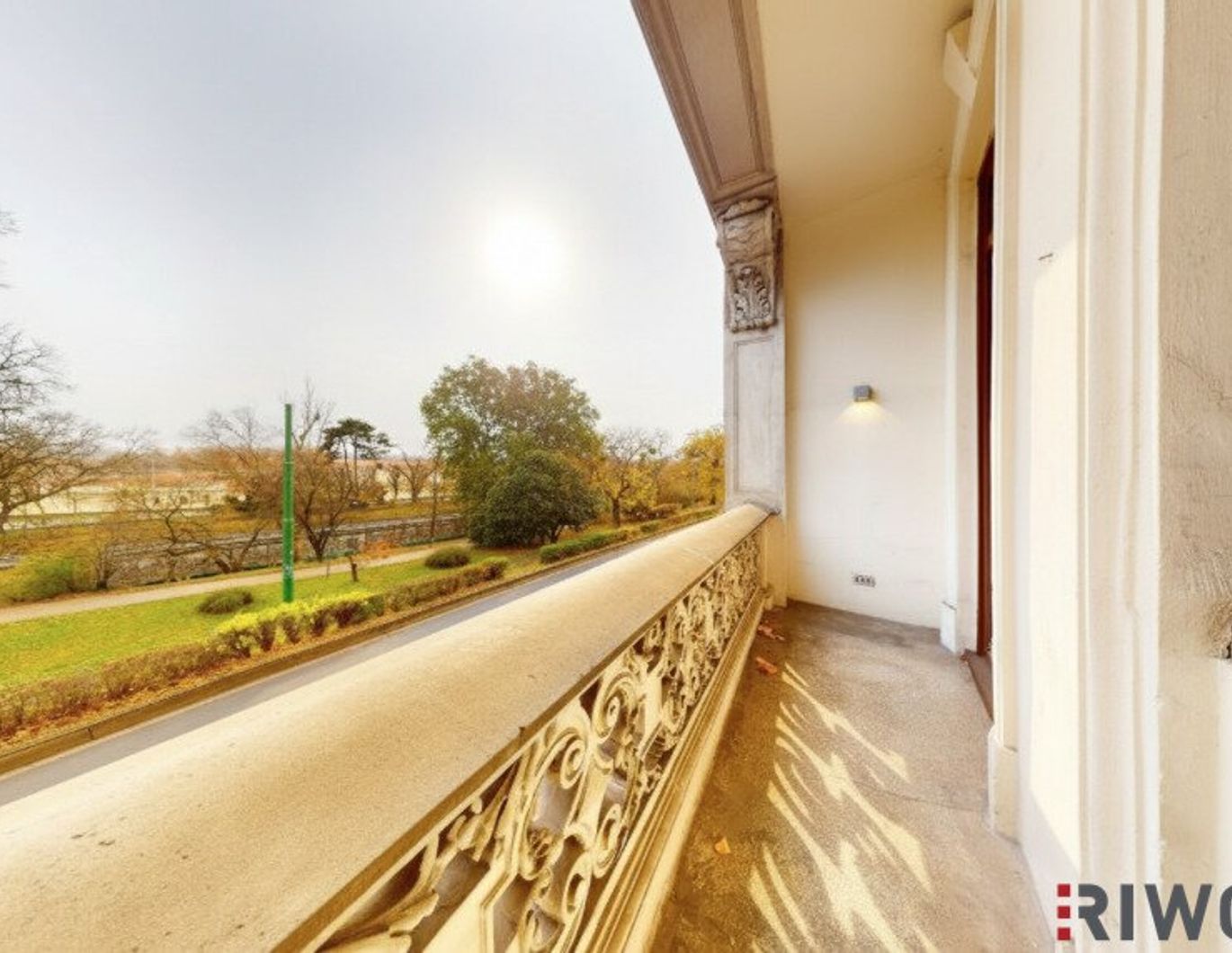 Wohnung mit touristischer Widmung nahe Schloss Schönbrunn | Prunkvolles 4-Zimmer Altbauapartment mit Loggia I 360° Rundgang