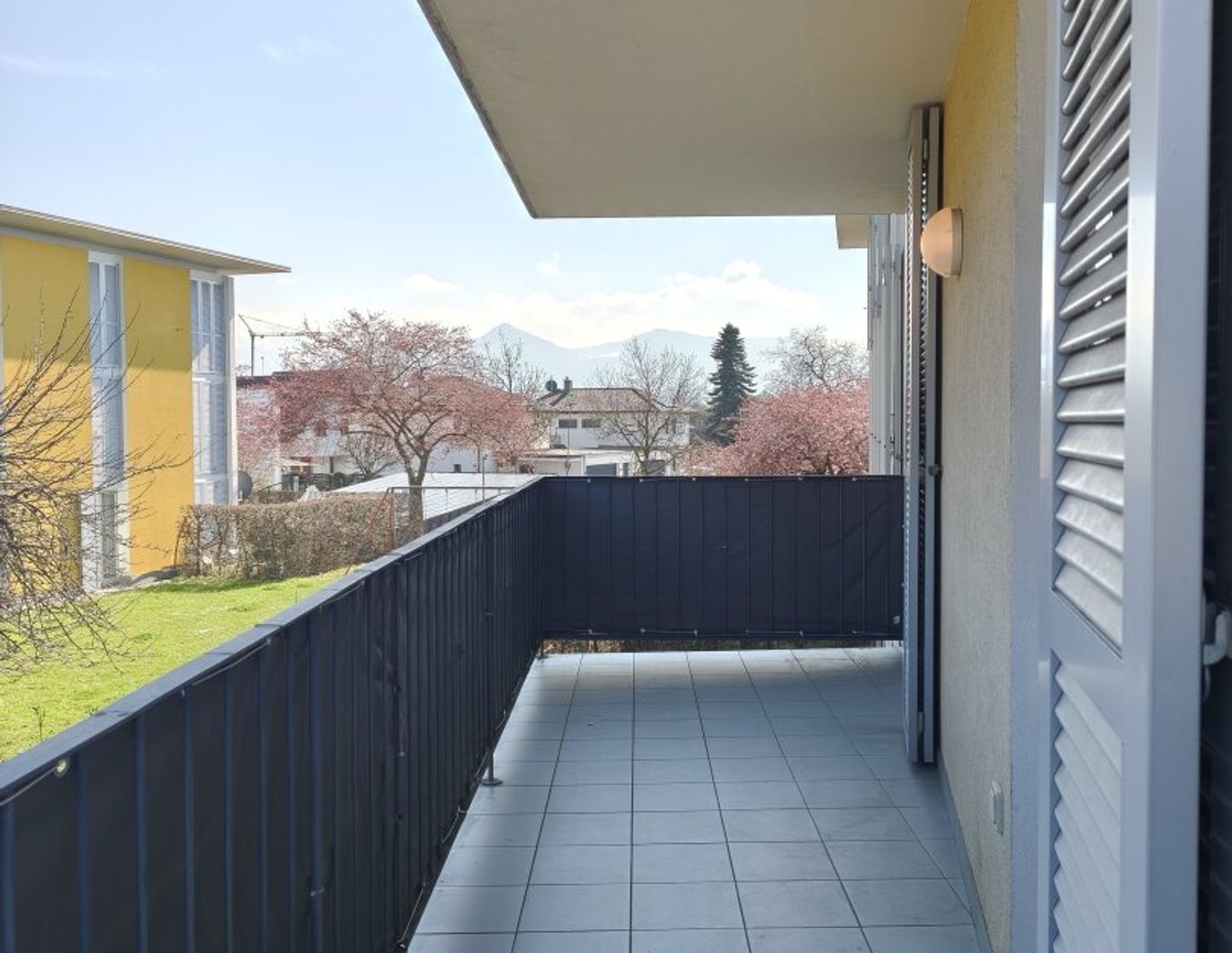 2-Zimmer-Wohnung mit Tiefgarage zur Miete