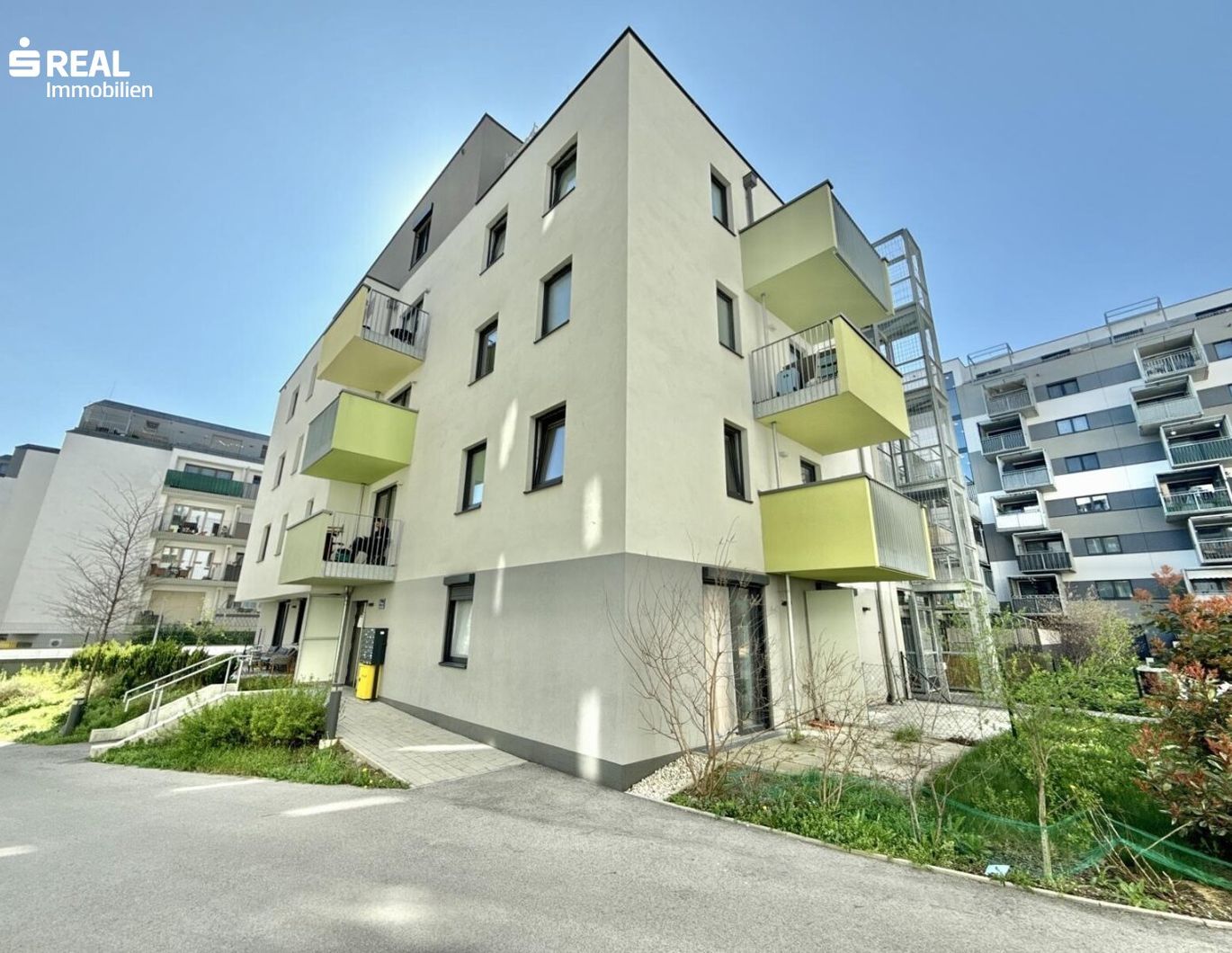 Oberlaa - 2-Zimmer-Eigentumswohnung mit Außenfläche, direkt an der U1