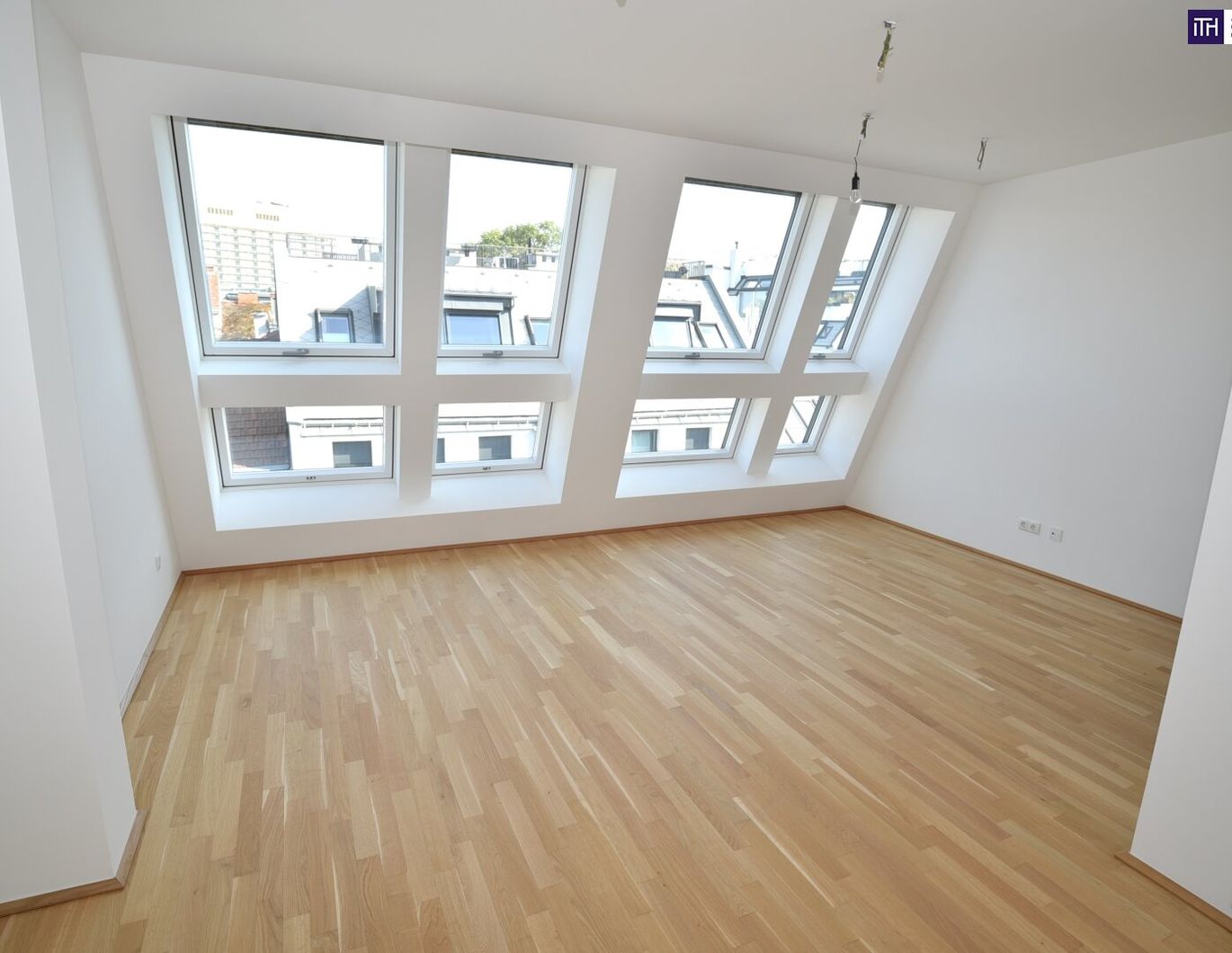Atemberaubende Dachwohnung mit Terrasse in Ost-Ausrichtung! Erstbezug!
