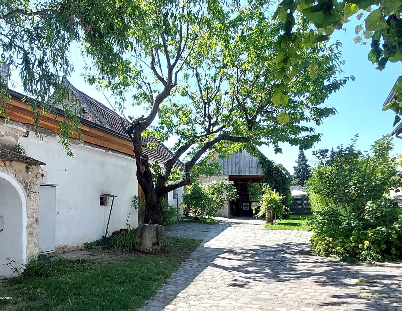 190m² WFL mit 2 Wohneinheiten + 300m² Garten + 90m² Stadl + 115m² Lagerräume