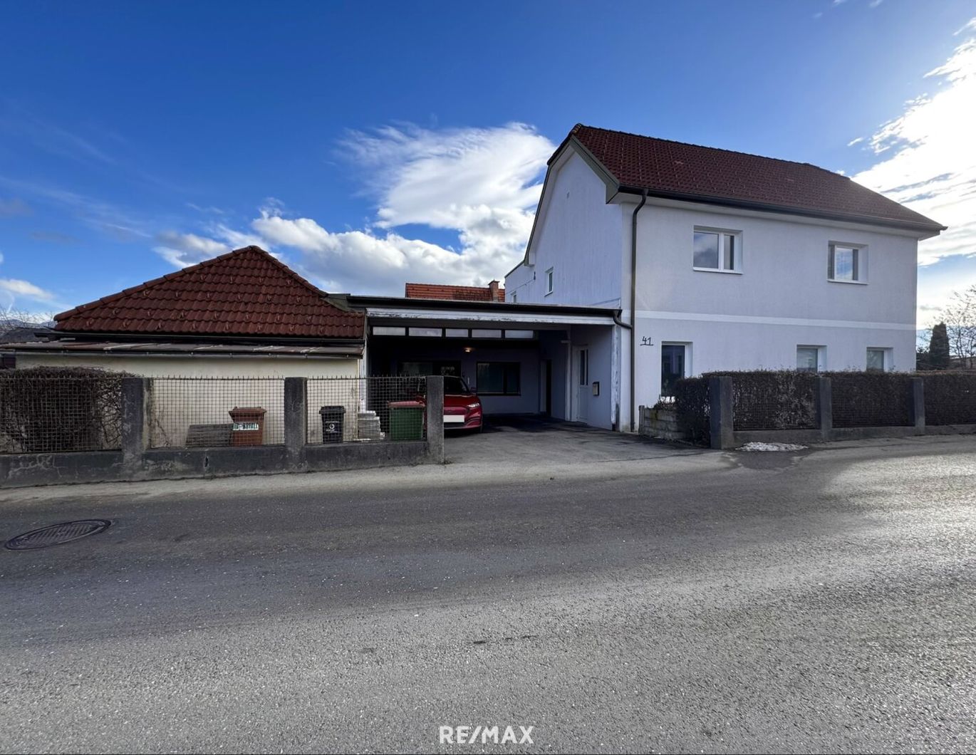 Einfamilienhaus mit Werkstatt und großer Nutzfläche im EG - Arbeiten und Familie perfekt vereint