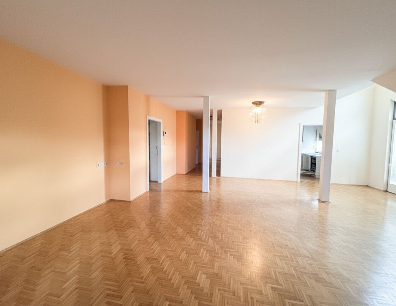 Geräumige Stadtwohnung (3 Zimmer) mit Terrasse - Perfekt für Familien in Weiz