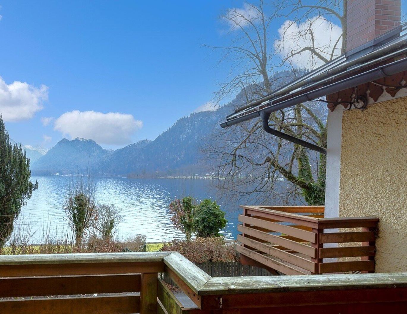 Charmante Altbauvilla mit Potenzial - direkt am Attersee mit eigenem Seegrundstück und Zweitwohnsitzwidmung