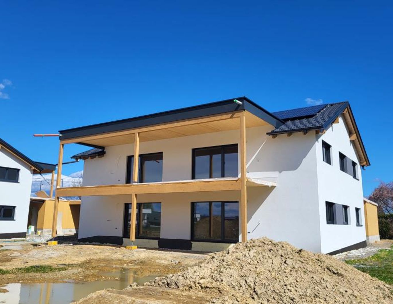 Nur mehr 1 verfügbar: Wunderschöne Eigentumswohnung (72m²) mit überdachten Terrassen und Riegersburgblick bei Fürstenfeld! Provisionsfrei!