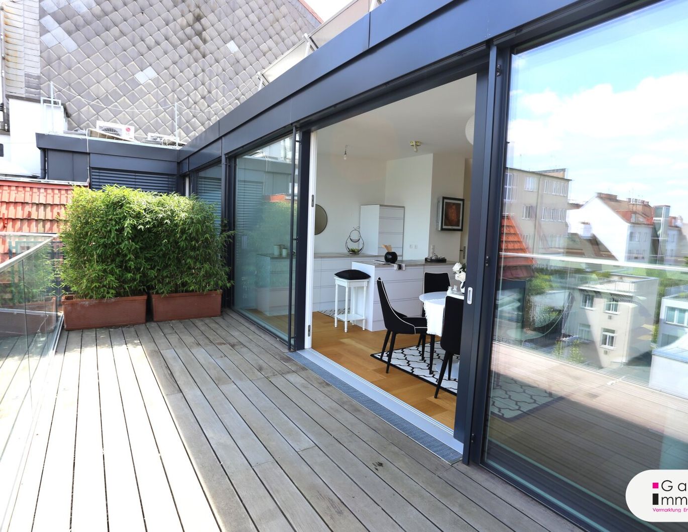 DG-Maisonette mit Garagenplatz im Haus - modernste Technik - exquisite Ausstattung