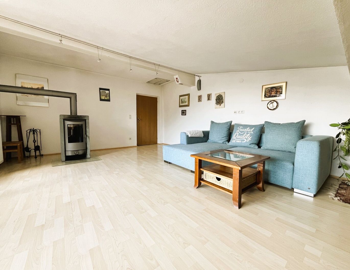PREISHIT in Seefeld: 104m² große 4-Zimmerwohnung mit TIROLER ZIRBENSTUBE und 3 Balkonen fußläufig zum Skigebiet!