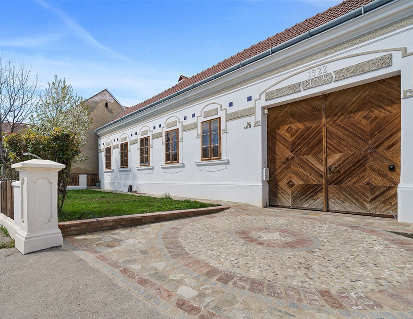 Einmalige Gelegenheit! Renovierter, historischer Vierkanthof - nur 40 Minuten von Wien im Weinviertel