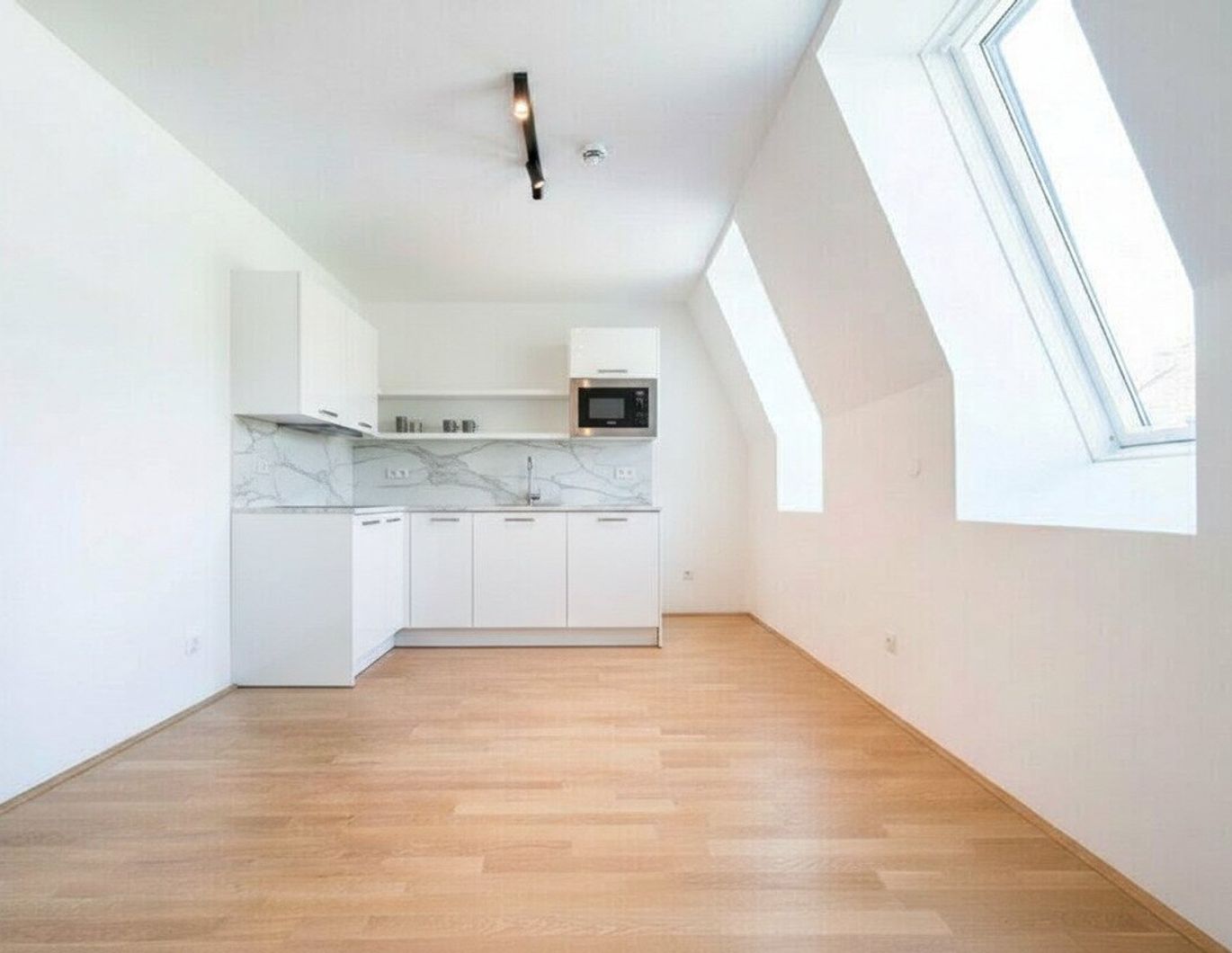 Kompakte 2-Zimmer DG-Wohnung