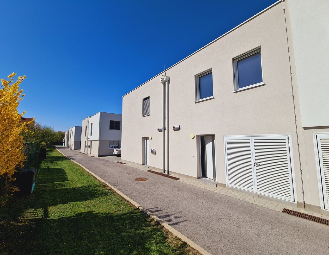 Neues Reihenhaus in Familiensiedlung