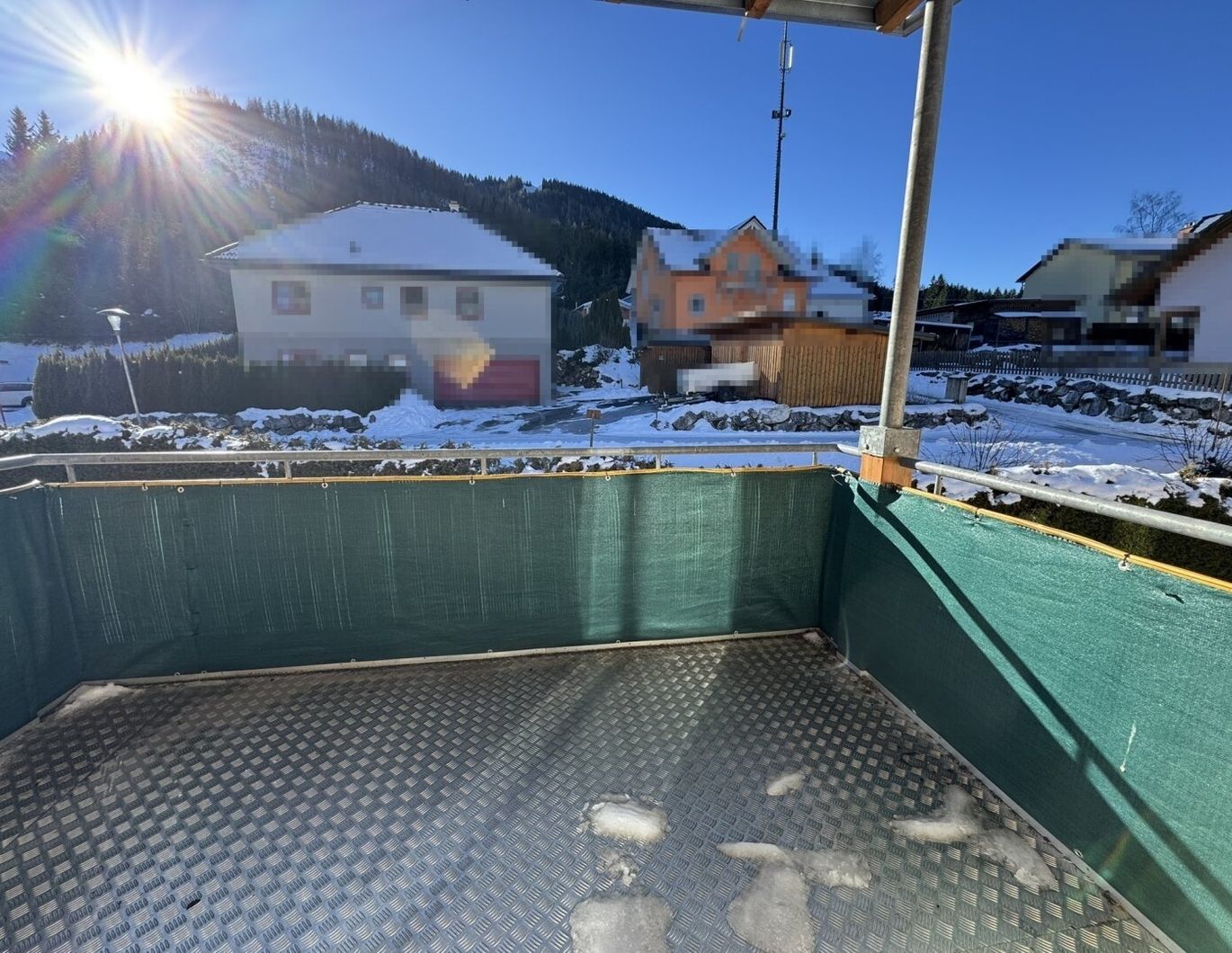 Zweitwohnsitzfähige 4 Zimmer Eigentumswohnung mit südseitigem Balkon und Garage