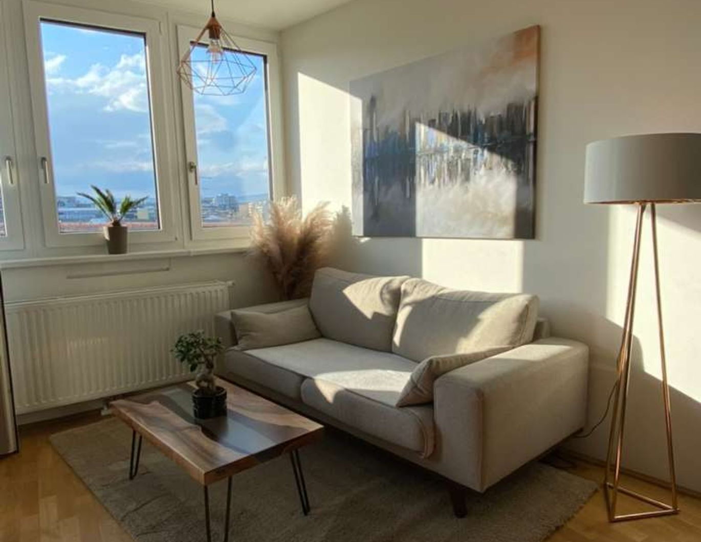 PROVISIONSFREIE, VOLLMÖBLIERTE UND KLIMATISIERTE 2-ZIMMER WOHNUNG