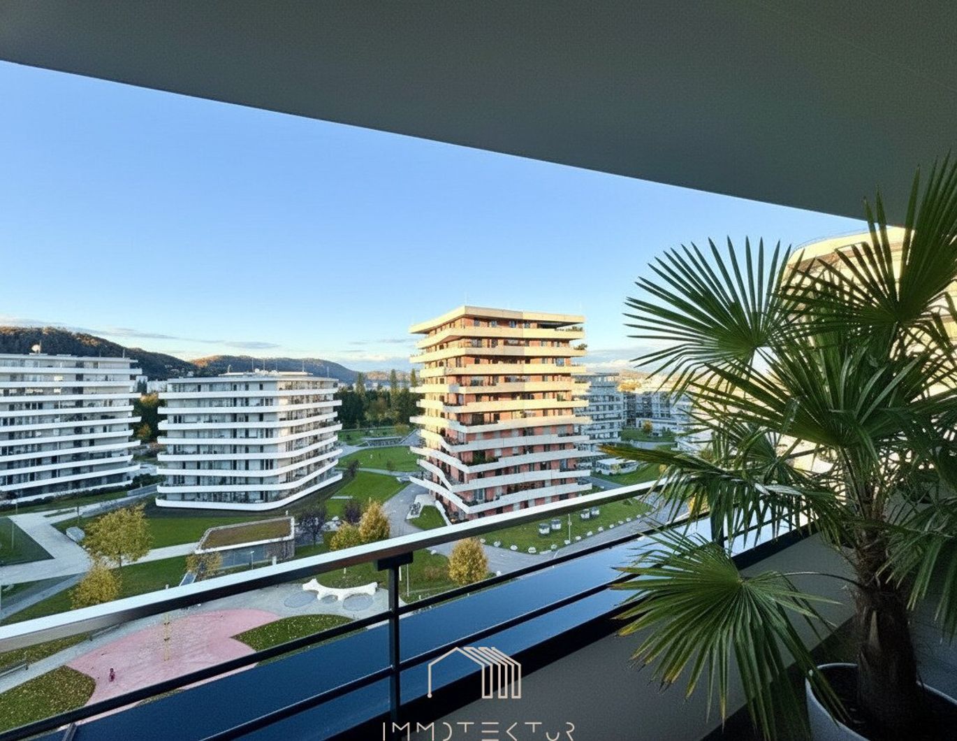 ROOFTOP : Moderne 2-Zimmer-Wohnung im 7. OG mit Balkon, privater Dachterrasse und Tiefgarage