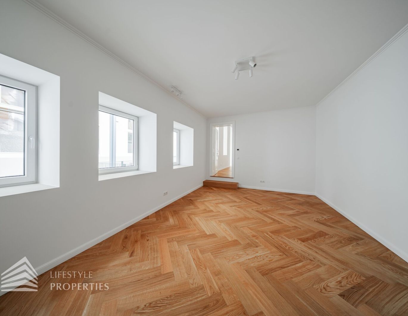 Erstbezug! Schöne 2-Zimmer Wohnung mit Terrasse, Nähe Burggasse