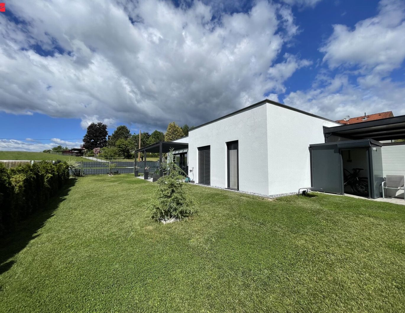 Stilvoller Bungalow mit Ganztagssonne