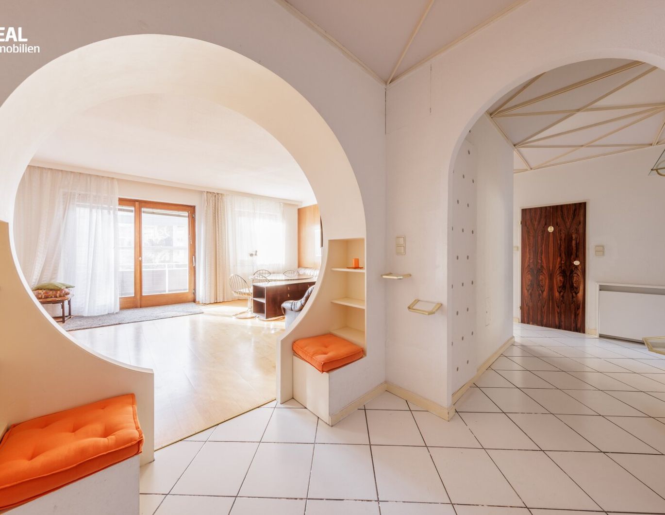 Haus mit 3 Wohneinheiten, Büro und Werkstatt