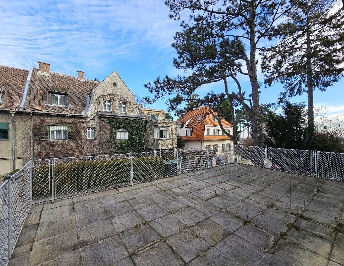Schöne Altbauwohnung mit Terrasse und Gartenmitbenützung nähe Pötzleinsdorfer Schlosspark