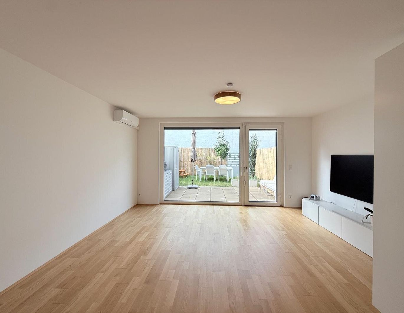 4-Zimmer Neubauhit mit Garage und Garten