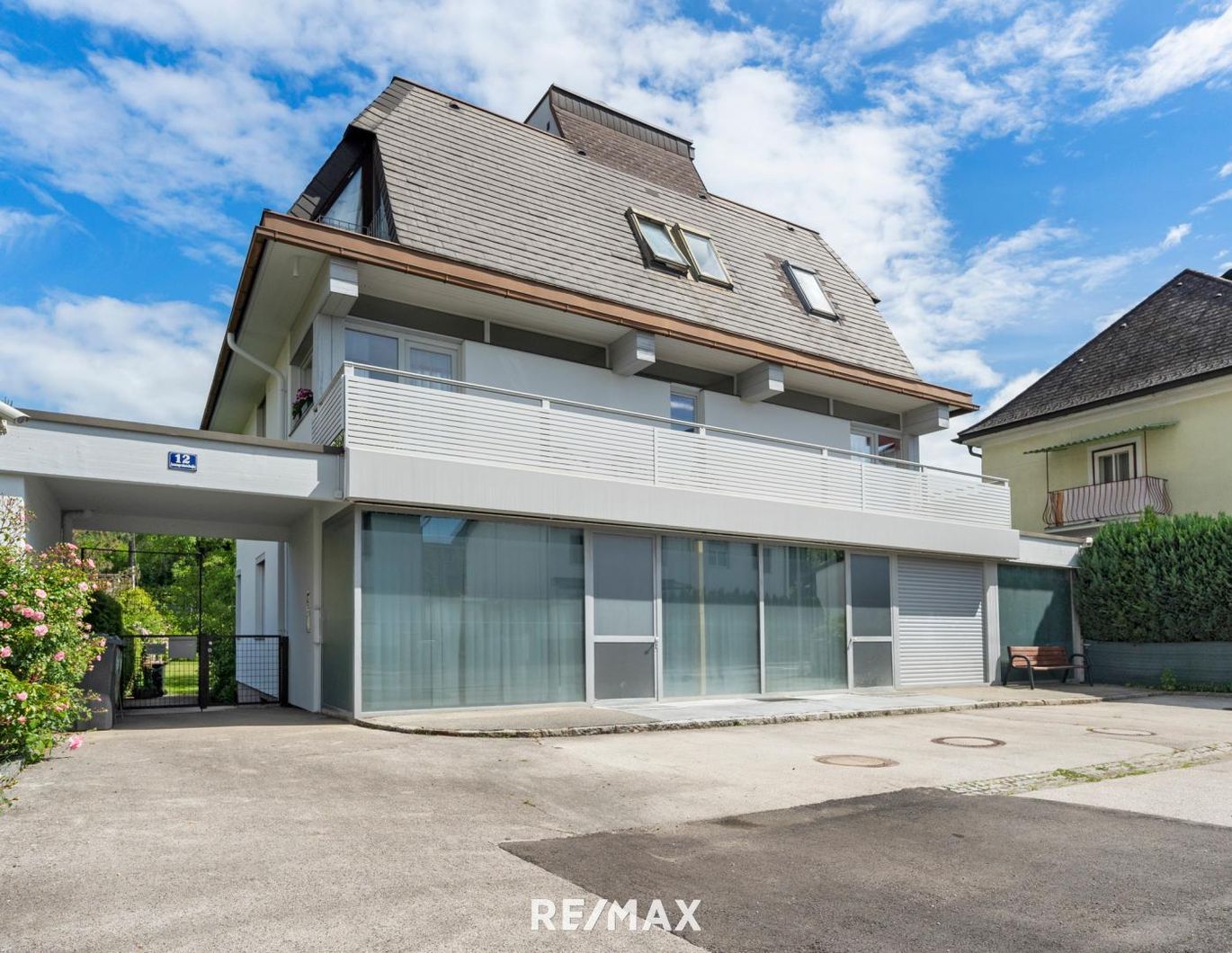 Wohn- und Geschäftshaus mit Potenzial in St. Martin: Wohnen und Arbeiten unter einem Dach