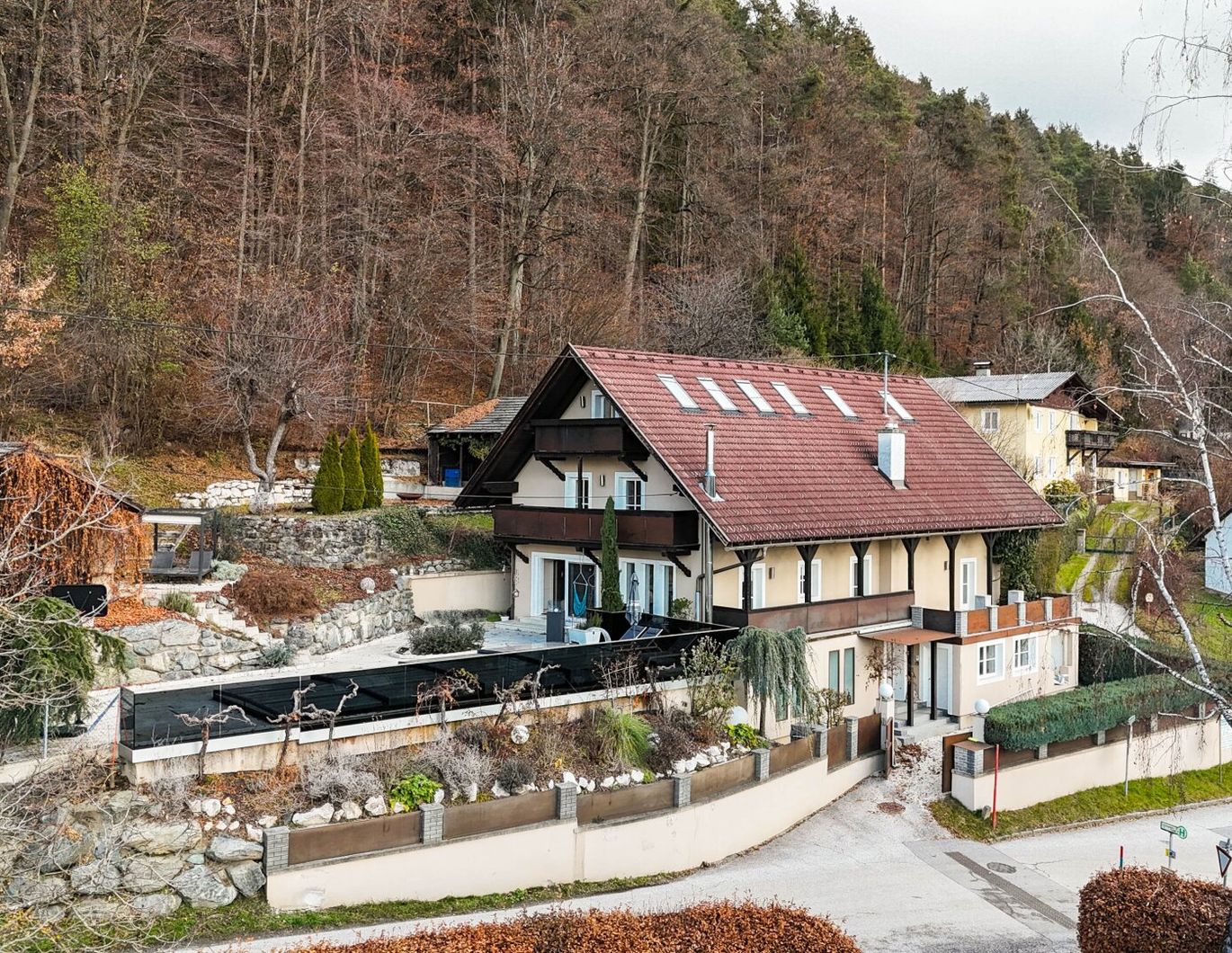 Wohntraum mit Swimming Pool & Sonnenterrasse in Velden am Wörther See