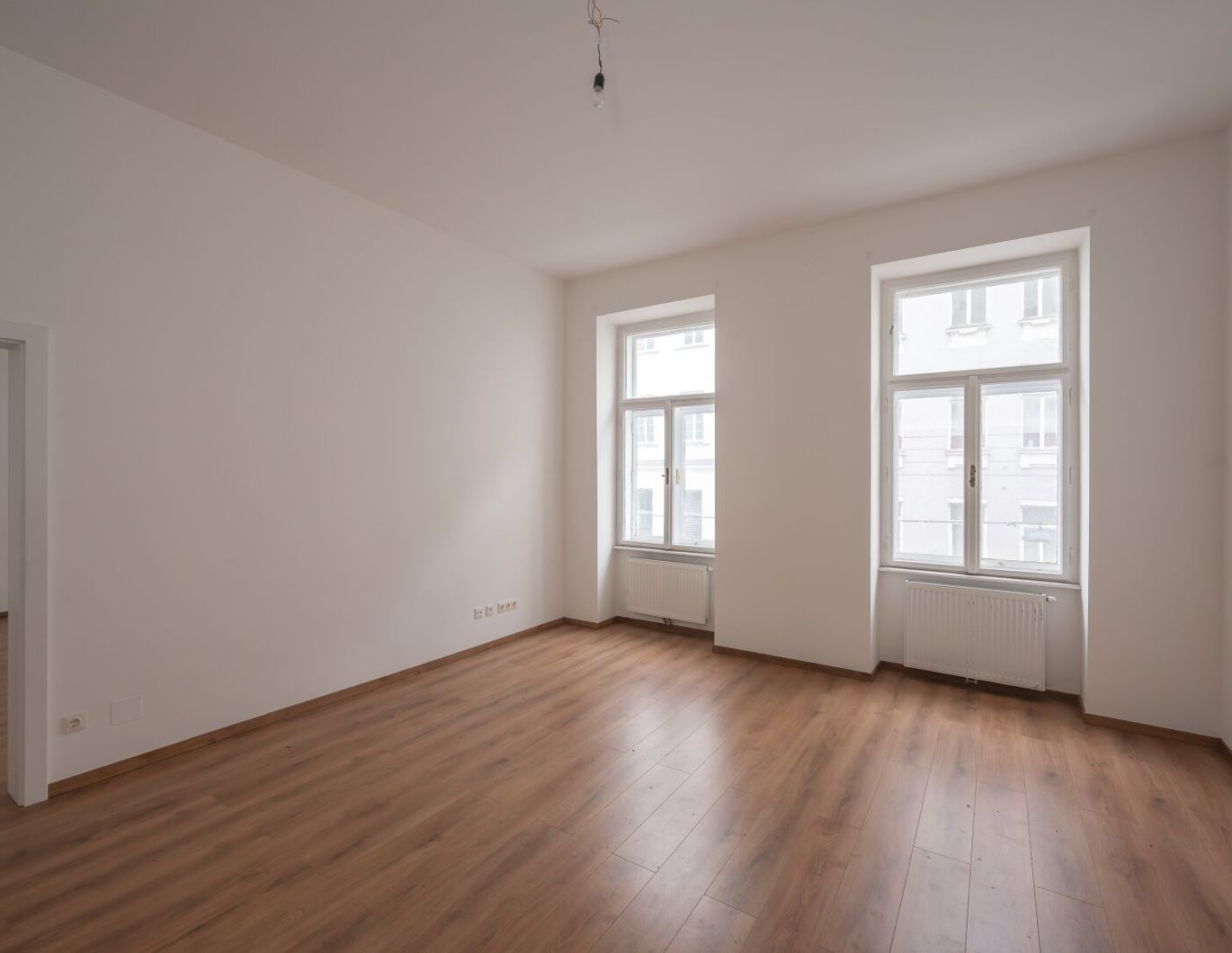 ++NEU++ Sanierte 2-Zimmer Altbau-Wohnung in toller Lage!