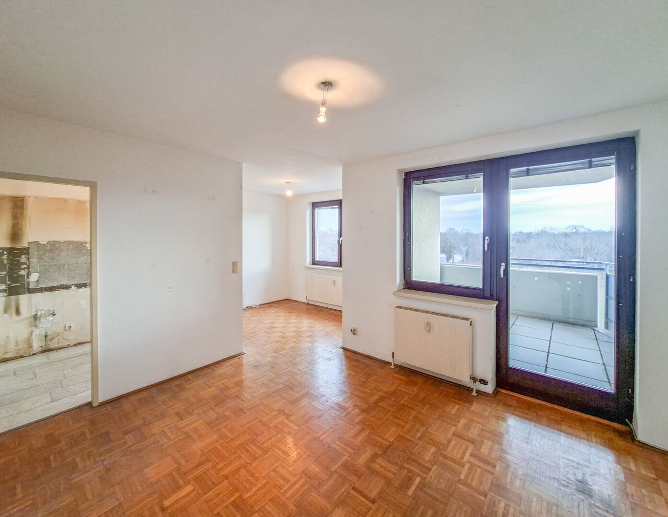 PROVISIONSFREI VOM EIGENTÜMER! INTERESSANTE 2-ZIMMER-WOHNUNG MIT GUTE AUFTEILUNG UND LOGGIA!