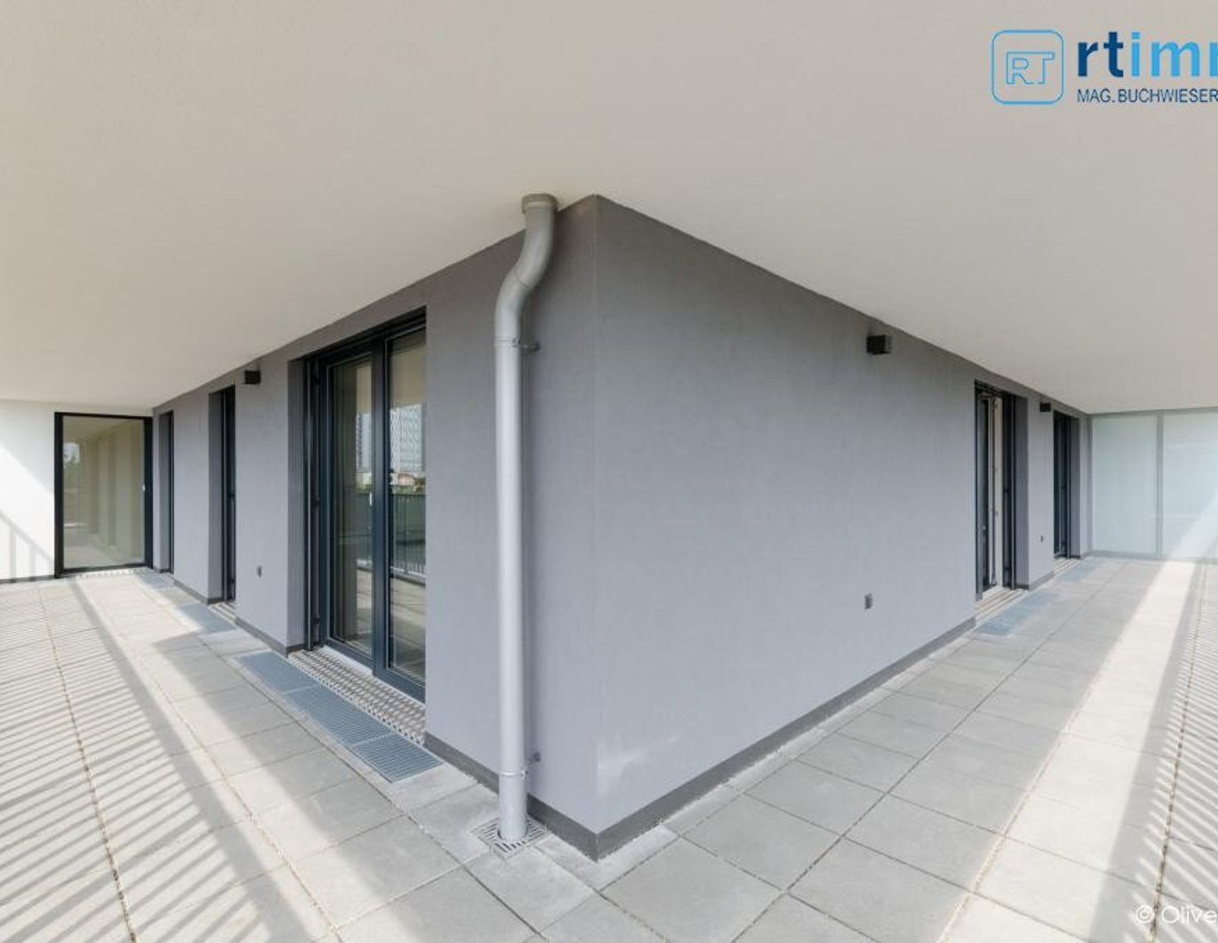 MODERNE 4 ZIMMER ECKWOHNUNG MIT RIESIGEM BALKON + GARAGENPLATZ- U1 NÄHE