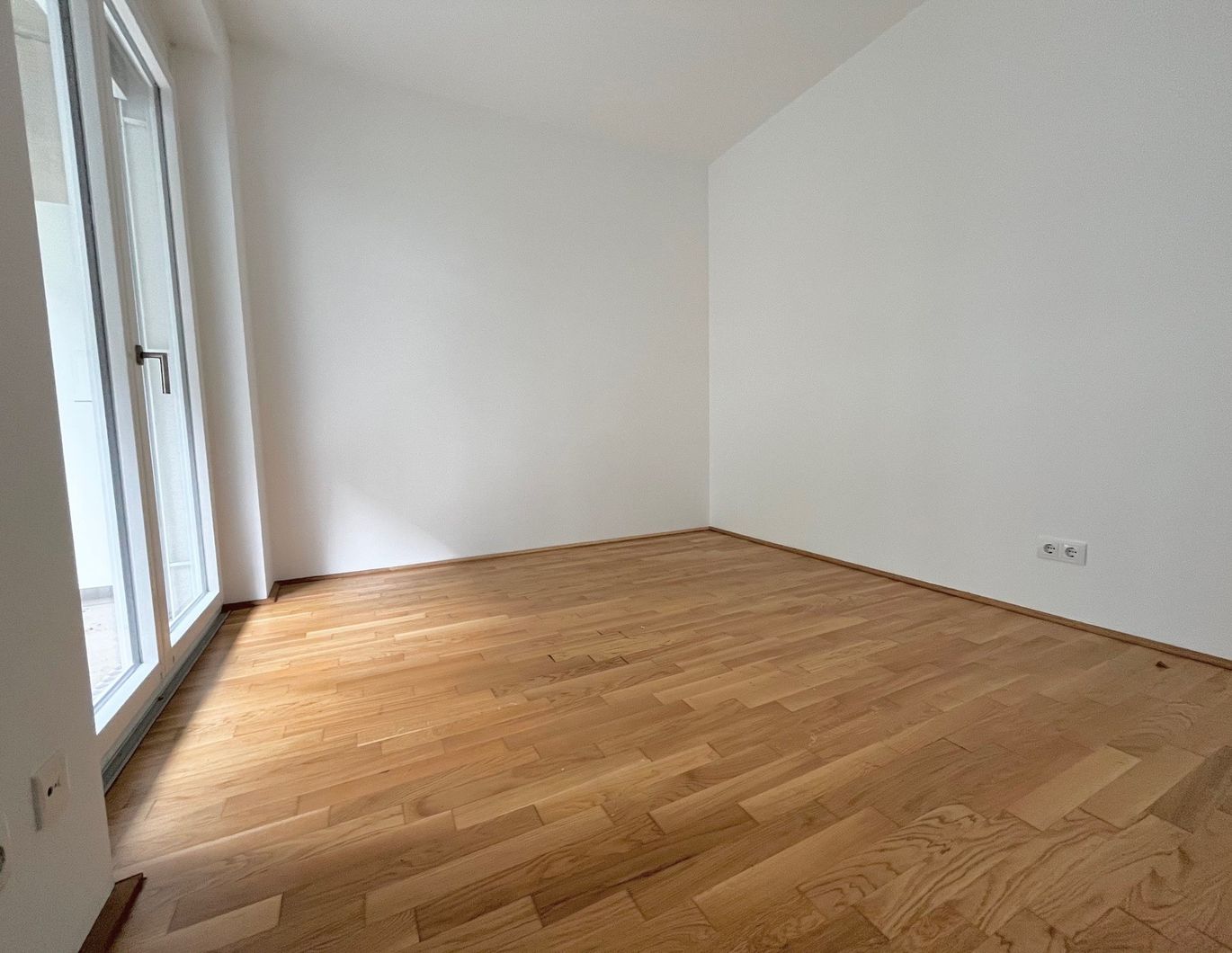 4-Zimmer Wohnung - mit perfekter großzügigem Balkon - in Puntigam 8055 Graz