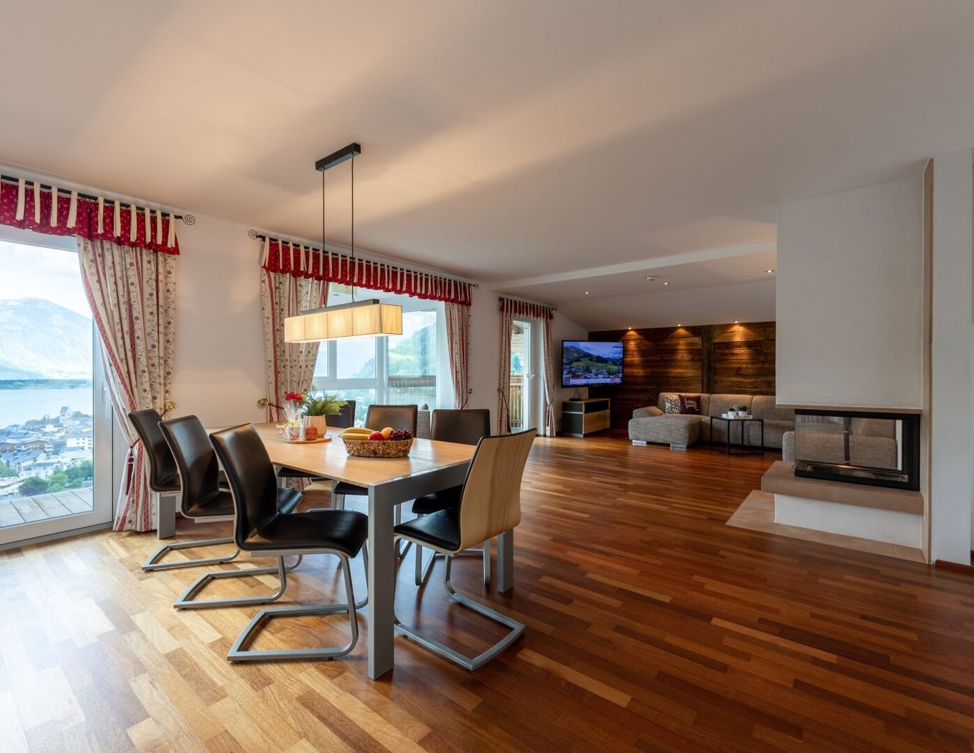 Geräumiges Penthouse über den Dächern von Zell am See, mit einzigartigem Seeblick, für touristische Nutzung
