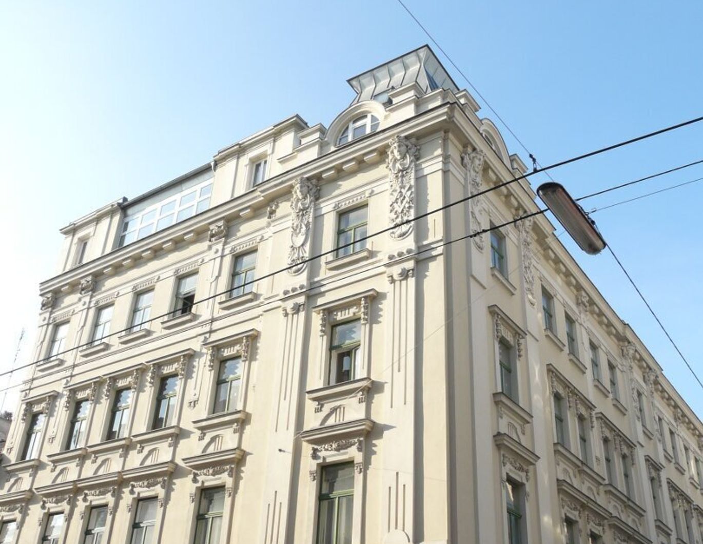 SCHLOSSQUADRAT /// MARGARETENPLATZ /// schöne Altbauwohnung, unbefristet, neue Küche