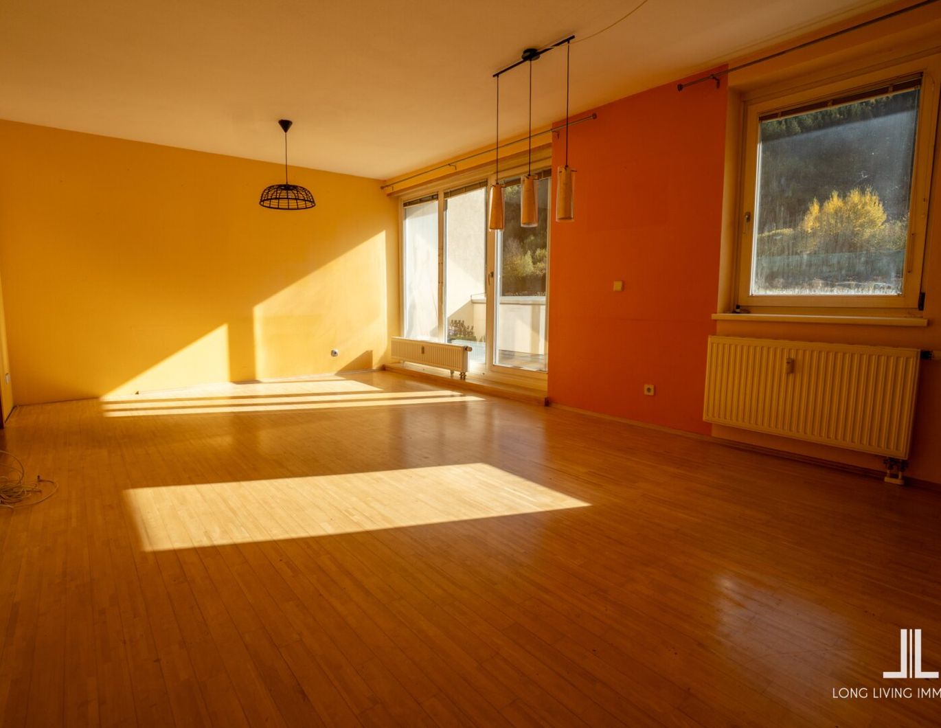 Großzügige Eigentumswohnung mit Loggia und Carport zu verkaufen