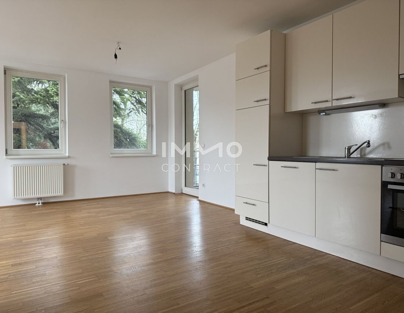 Unbefristet: Modernisierte Altbauwohnung mit Loggia Hochstraße 11 Top 13